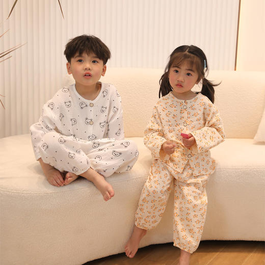 【39.9元/套起】触感柔滑舒适透气，包边圆领耐洗耐穿，松紧裤腰带穿脱方便纽扣牢固耐用，儿童纯棉纱布家居服春夏季休闲服 商品图4