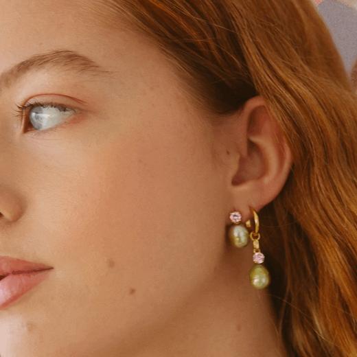 北京仓丨Wilhelmina Garcia-Bailarina-绿色 珍珠 耳钉 (单只)［西班牙设计师］ 商品图1
