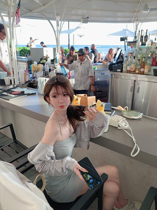 金蘑菇菇 肉肉/ 浪漫松弛娇俏感 纯欲风法式修身打底吊带连衣裙 商品图1