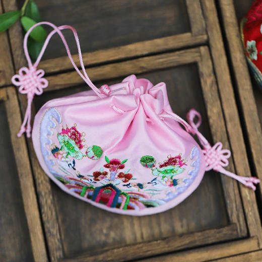 *自营*手作刺绣香囊含1内胆 | 刺绣荷花福寿多款夏季花色颜色可选。 商品图3