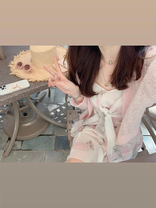 金蘑菇菇 仲夏花店 /一字领露肩气质碎花吊带连衣裙女 商品图7