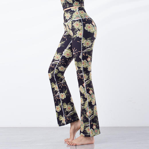 跃牌【洛水之神系列】新款显瘦遮肉微喇速干印花瑜伽裤YC024 商品图6