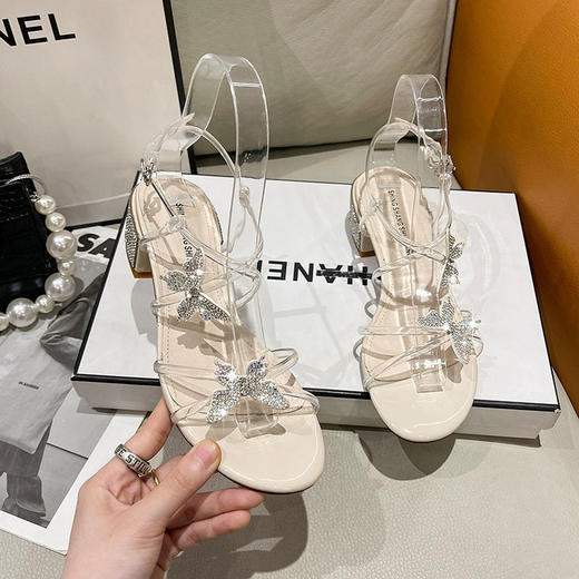 【翘首以盼，终于等到你，仙女凉鞋！】优雅蝴蝶配裙子，精致中跟，2023年新款夏季时尚爆款！舒适气质，让你走在时尚前沿。 商品图4