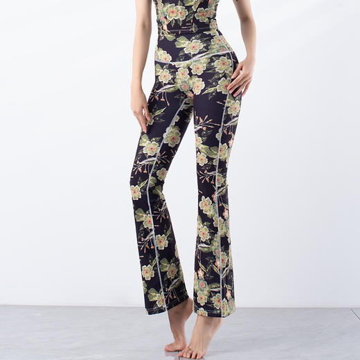 跃牌【洛水之神系列】新款显瘦遮肉微喇速干印花瑜伽裤YC024 商品图5