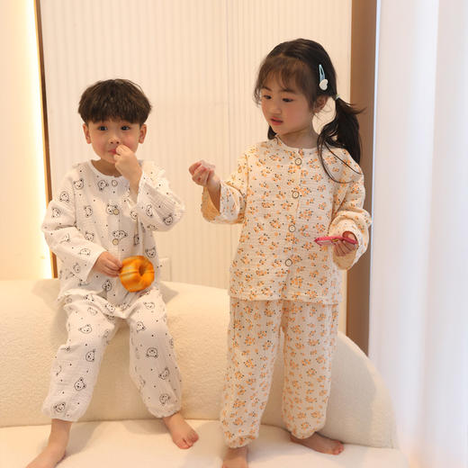 【39.9元/套起】触感柔滑舒适透气，包边圆领耐洗耐穿，松紧裤腰带穿脱方便纽扣牢固耐用，儿童纯棉纱布家居服春夏季休闲服 商品图3