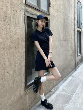 Tommy5粒扣Polo裙 🉑️学院风，🉑️甜酷辣👍只要¥365直邮到手！