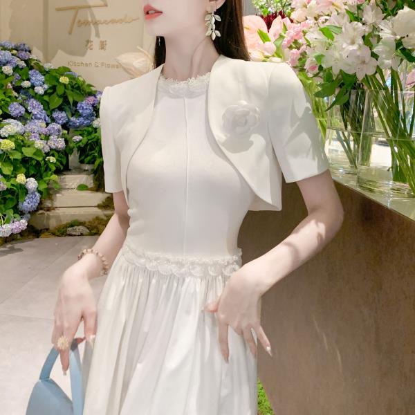 BeQueenStory【时装周日记】优雅短袖无领醋酸短外套2023夏季女