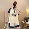 夏季新款polo领短袖短裤时尚套装女，唐老鸭撞色设计，显瘦穿搭两件套。轻盈舒适的面料，透气性好，穿着舒适不紧绷。简约时尚的设计风格，让你在夏日时尚出行。 商品缩略图2