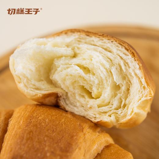 牛奶羊角包 |  甄选新疆黄金奶源 外柔韧内松软 层层香浓可口 奶香味四溢 蓬松好吃有营养 0反式脂肪酸 怕胖也可以放心吃 商品图2