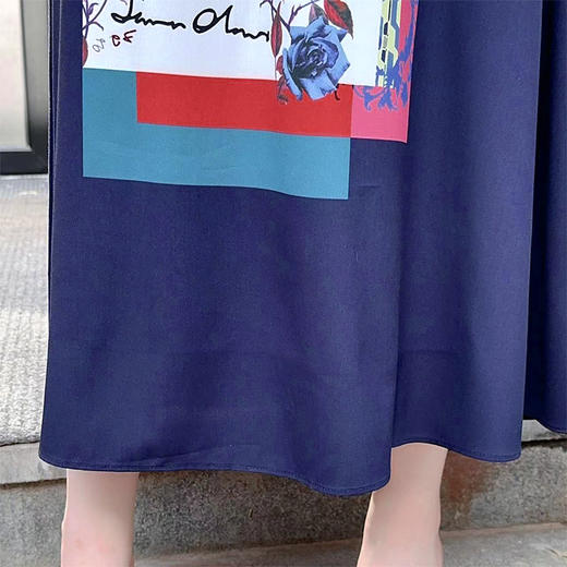 SAINT L’UCK/圣媛女装 度假风印花针梭配中长款半身裙SA220B33 商品图6