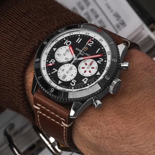 百年灵 Breitling 超级AVI双时区B04计时腕表 蚊式版 YB04451A1B1X1 商品图4