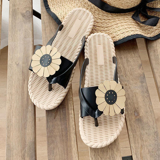 夏日时尚必备，轻松塑造魅力身姿；舒适软底，防滑抗摔，让你走到哪里都充满自信。搭配印花裙或牛仔短裤，轻松hold住各种场合。让你的脚步闪耀光芒，成为人群中最夺目的焦点！ 商品图6