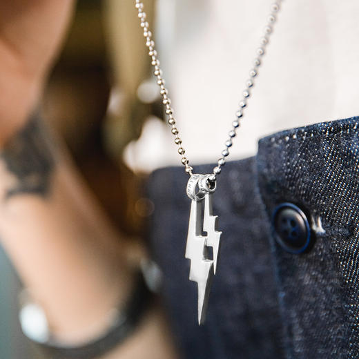 马登女装 复古二战飞机小闪电925纯银吊坠毛衣项链挂坠饰品牛皮绳 商品图0