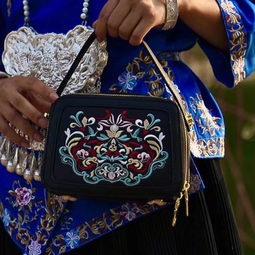 深山集市 刺绣单肩手提斜挎包 商品图1