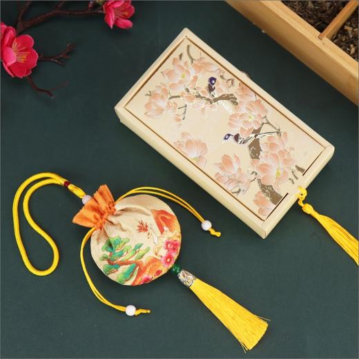 【端午佳节送好礼！携稀有艾草】以古法制香，为家人祈福庇佑。经典中式礼盒，彰显非凡品位。让你的端午更有特色、更有仪式感。 商品图0