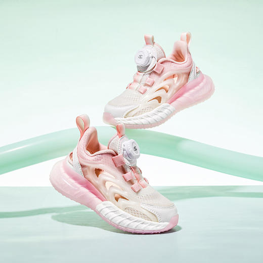 【防撞鞋头，稳固保护】2023夏新女童旋转纽扣单网运动鞋，男童镂空透气凉鞋，便携旋转纽扣穿脱方便，镂空织物鞋面柔软耐穿-SH 商品图9