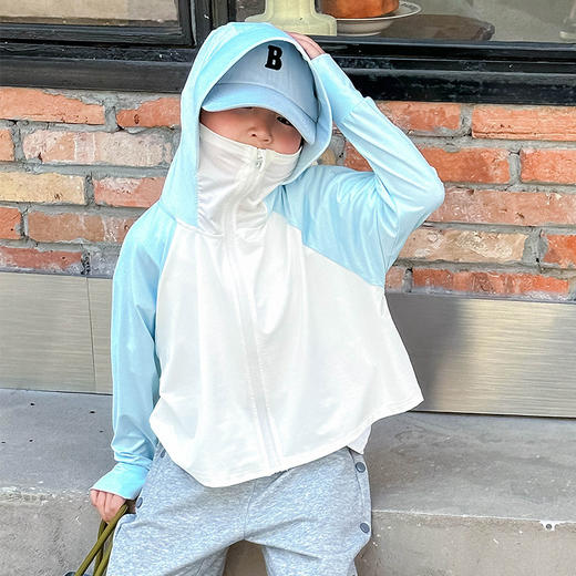 【拼色冰清系列防晒衣】身体面部无死角防晒，柔滑亲肤轻薄舒适，透气防闷简约好搭儿童防晒衣夏天透气大帽檐拼色冰感防蚊皮肤衣，男女宝宝户外防晒服 商品图3