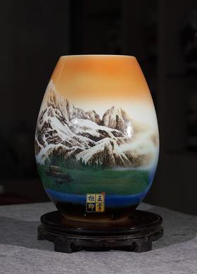 粉彩雪山情福筒