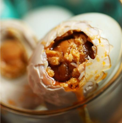 有着蟹香味儿的海鸭蛋🥚大蛋70g以上一个，鲜美度堪比蟹黄😋一戳就爆油的满口留香【大国品牌涠洲船说海鸭蛋】广西北海正宗烤海鸭蛋 咸淡适中 烤鸭蛋 商品图0