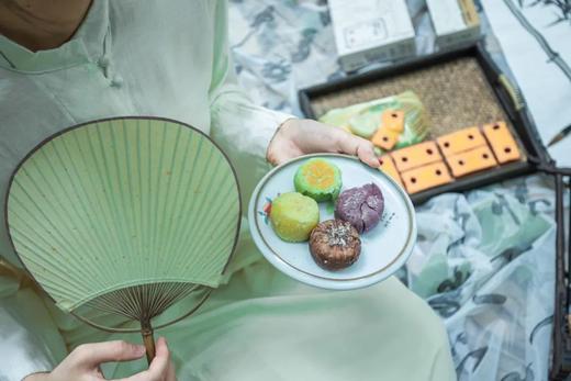 万物复苏 酥点礼【太阳饼60g（2枚装）、软心酥168g（8枚装）、费南雪覆盆子蛋糕140g（4枚装）】 商品图1