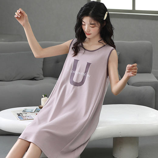 夏日清凉，胸垫睡裙给您全新的体验，卡通纯棉，柔软舒适，让您轻松入眠，无袖设计，让您自由自在地活动， 中长款连衣裙，不仅睡觉好看，家居也时尚，赶快来选购吧！ 商品图3