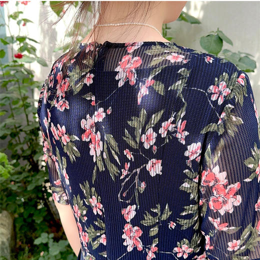 圣三利女装 气质优雅印花拼接收腰散摆连衣裙SL2027335 商品图4