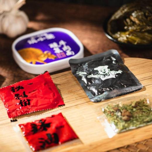 谈小爱   酸菜牛肉面   93克*6桶装 商品图3