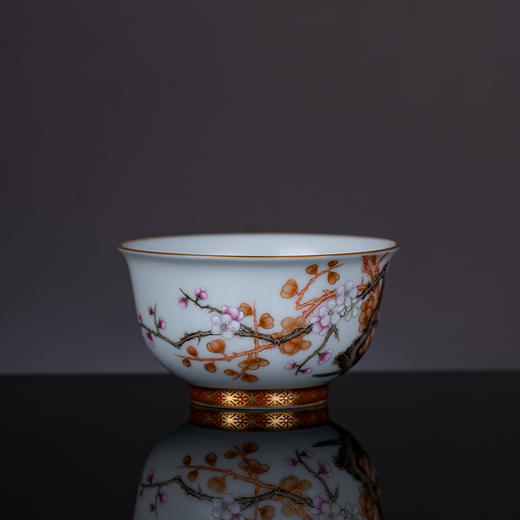 粉彩矾红描金喜上眉梢主人杯 商品图1