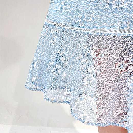 圣三利女装 新款优雅波纹蕾丝收腰中长款镂空连衣裙SL2027231 商品图5