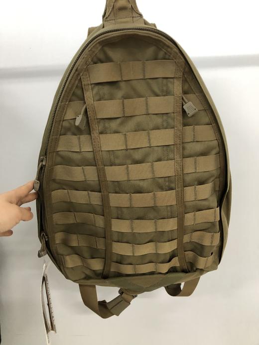 满减活动 黑鹰三角斜挎包特价一个399 商品图0