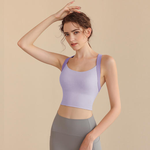 高强度防震运动内衣女健身瑜伽背心一体式跑步美背文胸sport bra，科学设计，完美贴合身形，有效减震，提供全方位支撑，让你在瑜伽、健身、跑步等运动中更自信、舒适、自由。 商品图3