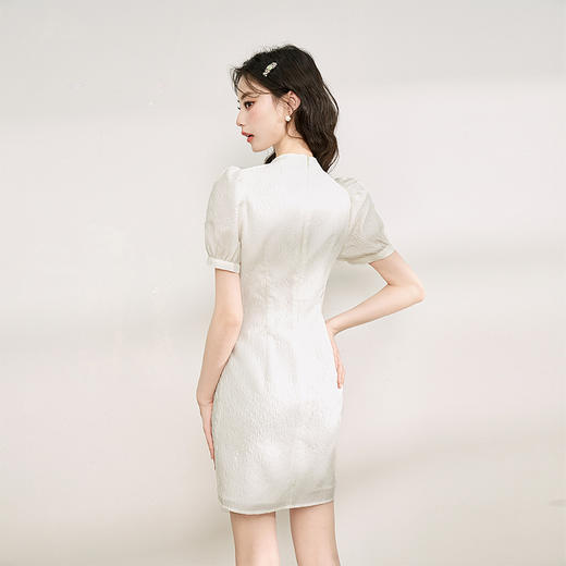 西遇新中式国风旗袍裙女2023夏新款泡泡袖开衩设计肌理感提花优雅V0031614 商品图3