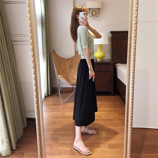 【2024新款上市】冰丝阔腿裙裤 高腰冰丝裙裤 宽松显瘦 性感提臀 修饰腿型 高腰垂感 柔顺飘逸 商品图5