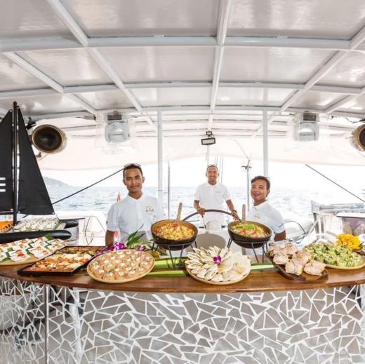 泰国普吉岛【皇帝岛+珊瑚岛 黑珍珠号巨型双体帆船派对一日游~不用早起 |丰富餐食| 往返接送|中文服务】 商品图3