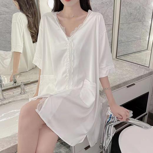 【斩男性感衬衫睡裙】悦动夏日热情。宽松设计，柔软舒适；防晒面料，让你尽情享受阳光；中长裙长，显瘦修身；独特情趣设计，让你充满魅力！ 商品图4