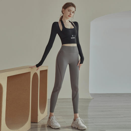 时尚专业瑜伽服套装女，新款夏季爆款！挂脖设计，运动不掉落。长袖健身服，透气舒适，跑步神器。让你时尚健康的同时尽情释放运动能量！ 商品图2