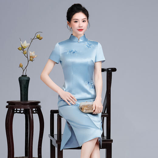 婚庆喜婆婆婚宴装平时可穿旗袍连衣裙夏2023新款刺绣喜妈妈礼服LHS-A19 商品图2