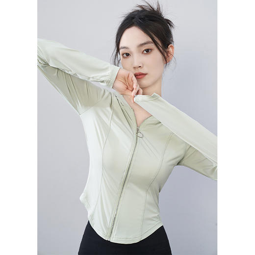 西遇白色冰丝防晒衣女新款户外防紫外线修身轻薄短款外套套D0031314 商品图4