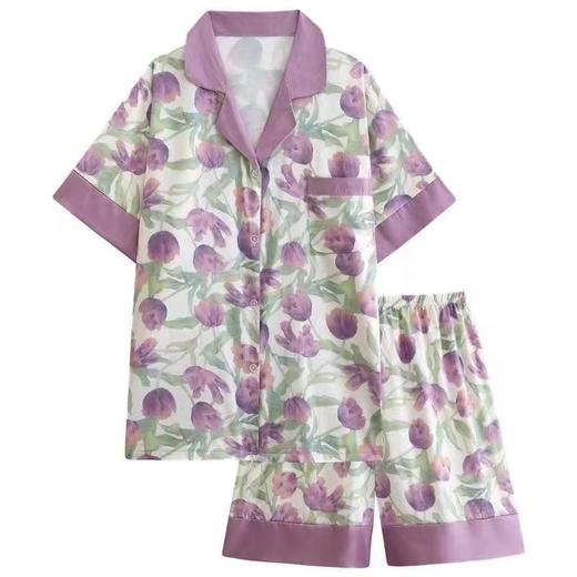 她穿上冰丝睡衣，窗外夜幕低垂。翻开小说，享受一人时光。花开相似，年华不同。这个夏天，请给自己一点呵护，让心静如水，安然入眠！ 商品图7