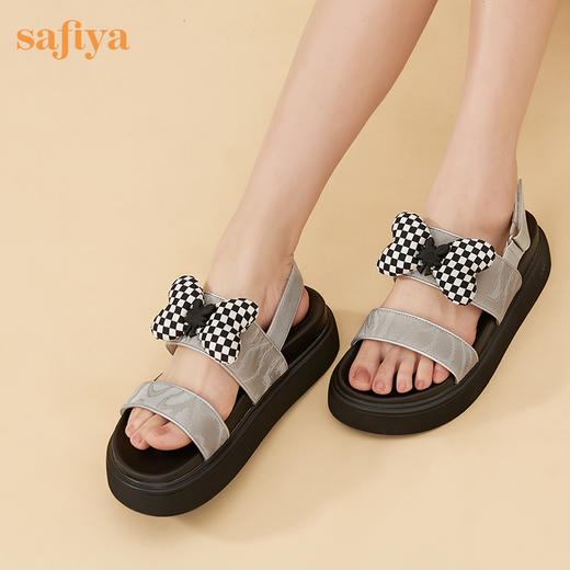 Safiya/索菲娅2023夏季新品小众炸毛兔IP厚底增高爱心拼色露趾凉鞋SF32115016 商品图5