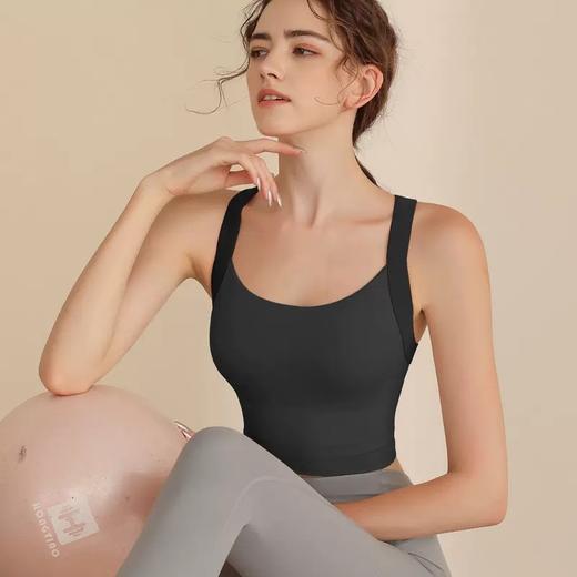 高强度防震运动内衣女健身瑜伽背心一体式跑步美背文胸sport bra，科学设计，完美贴合身形，有效减震，提供全方位支撑，让你在瑜伽、健身、跑步等运动中更自信、舒适、自由。 商品图2