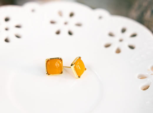 18号【国风珠宝节】方糖蜜蜡方形耳钉 商品图0