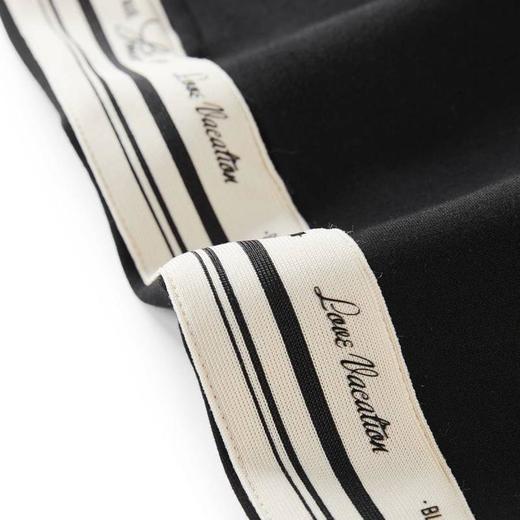 6楼太平鸟男装休闲短裤 商品图1