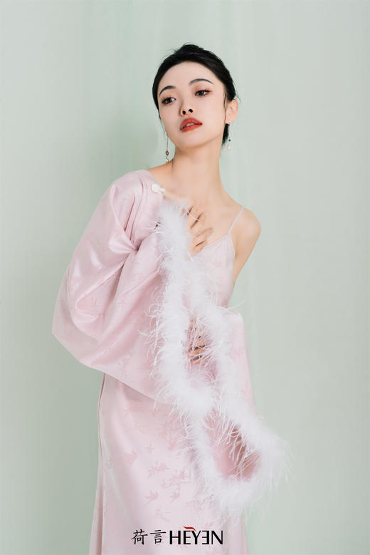 荷言HEYEN于归高级定制鸵鸟毛吊带裙+鸵鸟毛外套新娘晨袍日常睡衣 商品图0