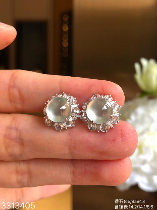 3313405，蛋面耳钉。具体价格微信咨询 商品图1