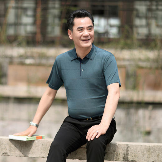 【凉爽冰丝透气不闷汗，时尚简约百搭】夏季中年短袖t恤男冰丝宽松polo衫，简约底摆，服帖合身不显肚腩，修饰您的优雅身形，男爸爸夏装上衣中老年男士衣服 商品图9