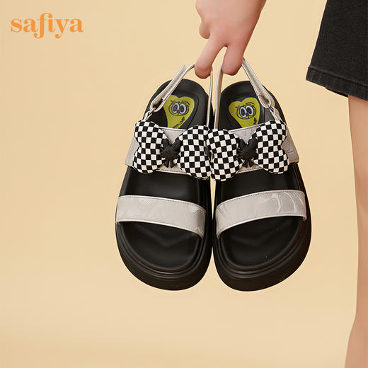 Safiya/索菲娅2023夏季新品小众炸毛兔IP厚底增高爱心拼色露趾凉鞋SF32115016 商品图0