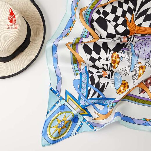 SAINTJOY/上久楷 双面印花真丝方巾  梦幻时空  FJS22045-1 商品图3