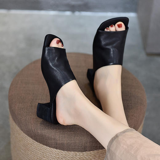 T88273-3高跟拖鞋一字拖女夏2023年新款头层牛皮鱼嘴方头外穿百搭凉拖粗跟 商品图3