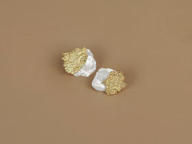 Pacharee - Moss pearl earrings